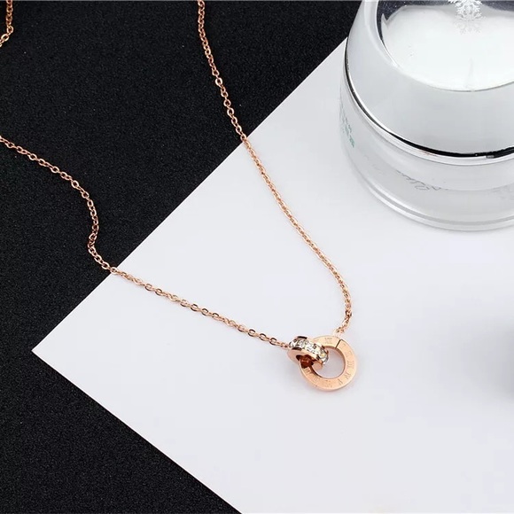 Rose gold pendant necklace - Picture 3 of 8